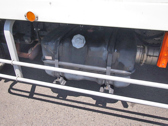 いすゞ エルフ 冷凍バン 小型 BDG-NPR85AN 年式 H19[写真14]