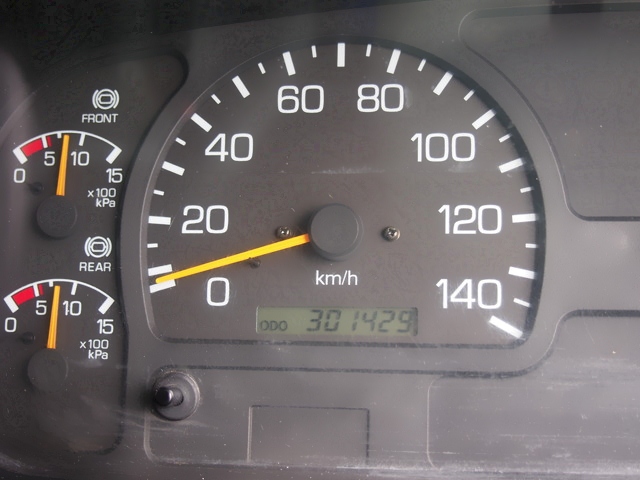 三菱ふそう ファイター ウイング車 中型 PA-FK61FK 年式 H17[写真08]