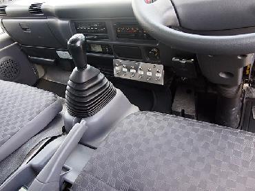 いすゞ エルフ 冷凍バン 小型 PB-NPR81AN 年式 H18 [写真16]