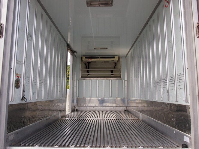 いすゞ エルフ 冷凍バン 小型 PB-NPR81AN 年式 H19[写真06]