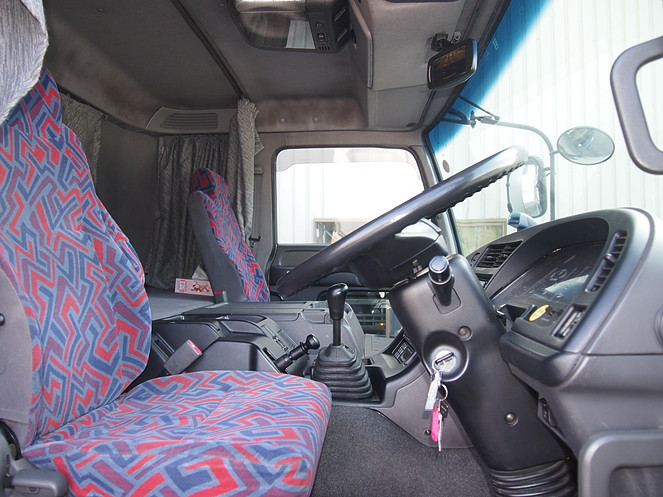 いすゞ ギガ 冷凍ウイング 大型 PJ-CYL77V6 年式 H18[写真10]