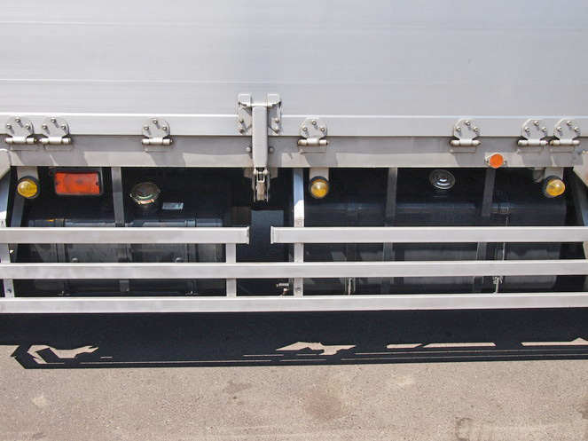 いすゞ ギガ ウイング車 大型 KL-CYJ51W3 年式 H13[写真17]