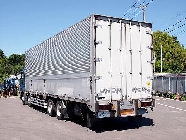 いすゞ ギガ ウイング車 大型 KL-CYJ51W3 年式 H13 [写真05]