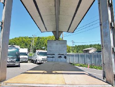 いすゞ ギガ ウイング車 大型 KL-CYJ51W3 年式 H13 [写真10]