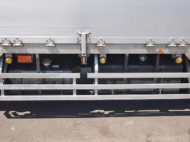 いすゞ ギガ ウイング車 大型 KL-CYJ51W3 年式 H13 [写真17]