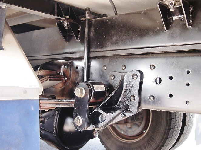 いすゞ エルフ 冷凍バン 小型 PA-NPR81N 年式 H19[写真12]