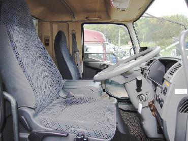 三菱ふそう ファイター ウイング車 中型 PA-FK61F 年式 H18 [写真11]