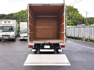 いすゞ エルフ バン車 小型 BKG-NPR85AN 年式 H21 [写真04]