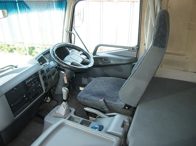 三菱ふそう ファイター 冷凍バン 中型 PDG-FK61F 年式 H19[写真10]