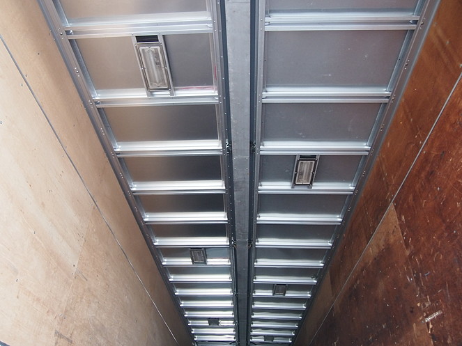 いすゞ ギガ ウイング車 大型 KL-CYJ51W3 年式 H13[写真13]