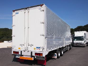 いすゞ  ウイング車 大型 PJ-CYJ77W6 年式 H19[写真04]