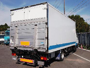 三菱ふそう ファイター 冷凍バン 中型 PDG-FK61F 年式 H19 [写真05]