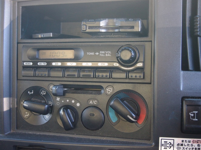 いすゞ エルフ バン車 小型 BKG-NPR85AN 年式 H19[写真12]