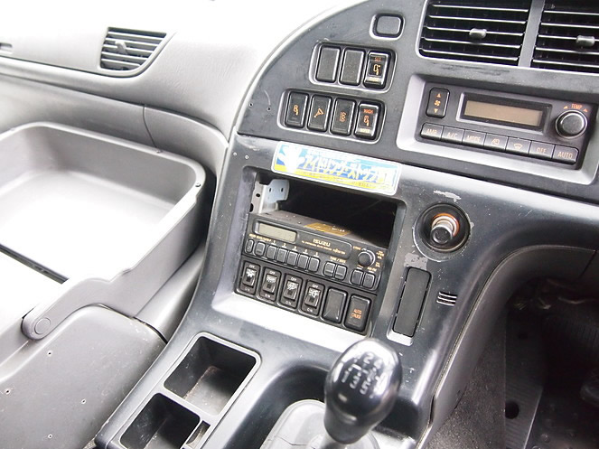 いすゞ ギガ ウイング車 大型 KL-CYJ51W3 年式 H13[写真16]