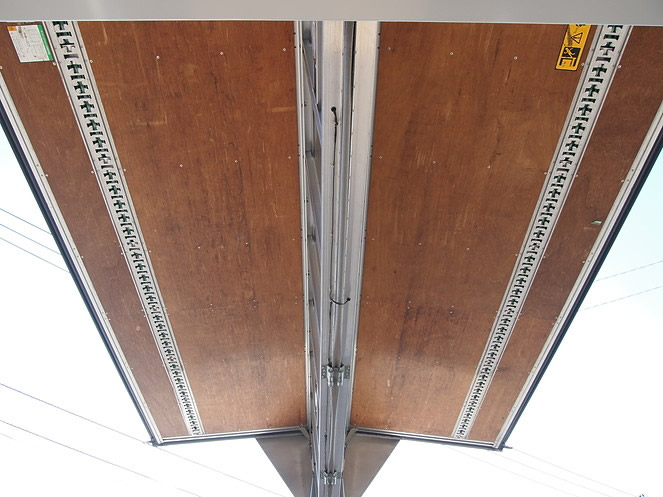 三菱ふそう キャンター ウイング車 小型 KK-FE82EEV 年式 H15[写真09]