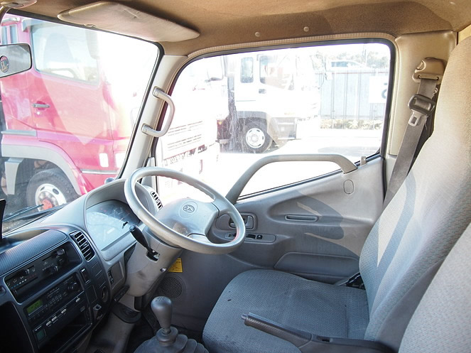 トヨタ ダイナ バン車 小型 KK-XZU307 年式 H16[写真06]