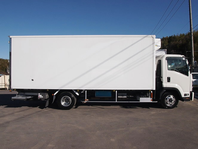 いすゞ フォワード 冷凍バン 中型 PKG-FRR90S2 年式 H22[写真06]