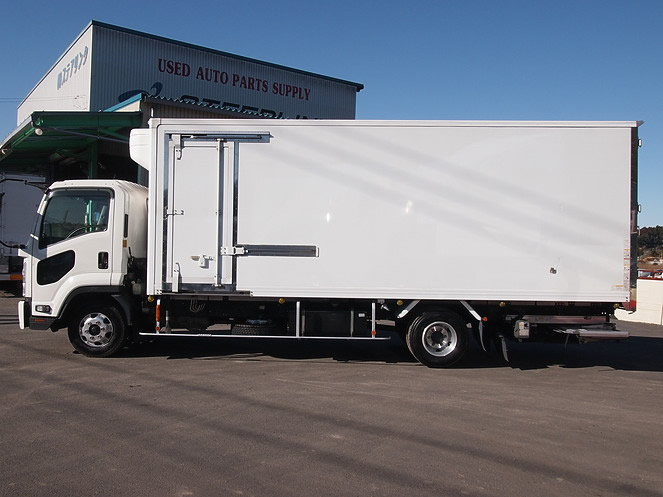 いすゞ フォワード 冷凍バン 中型 PKG-FRR90S2 年式 H22[写真07]