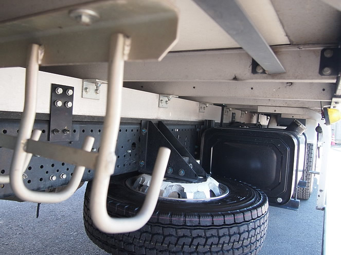 いすゞ フォワード 冷凍バン 中型 PKG-FRR90S2 年式 H22[写真22]