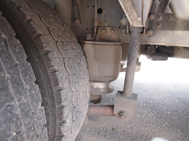 いすゞ ギガ ウイング車 大型 KL-CYJ51W3 年式 H13[写真27]