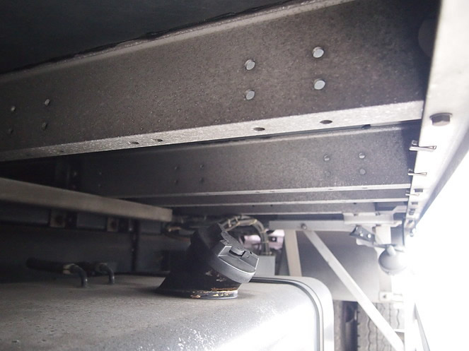 いすゞ ギガ ウイング車 大型 KL-CYJ51W3 年式 H13[写真22]