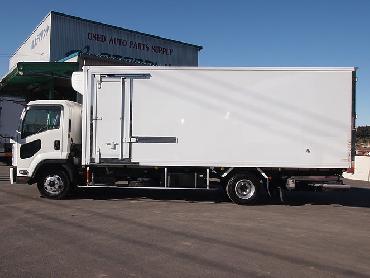 いすゞ フォワード 冷凍バン 中型 PKG-FRR90S2 年式 H22 [写真07]