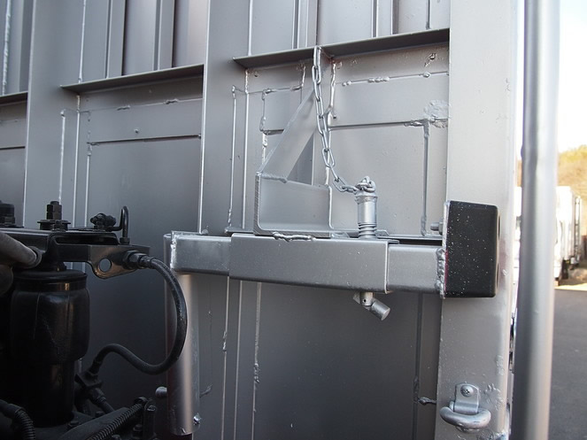 三菱ふそう スーパーグレート 平ボディ 大型 PJ-FS54JZ 年式 H19[写真11]