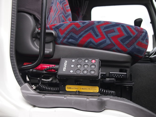 いすゞ  ウイング車 大型 PJ-CYJ51W6 年式 H19[写真21]