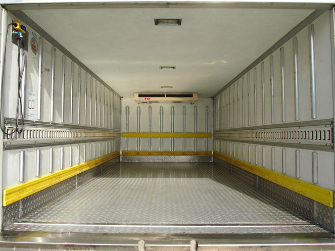 三菱ふそう キャンター 冷凍バン 小型 PA-FE82DEV 年式 H16[写真04]