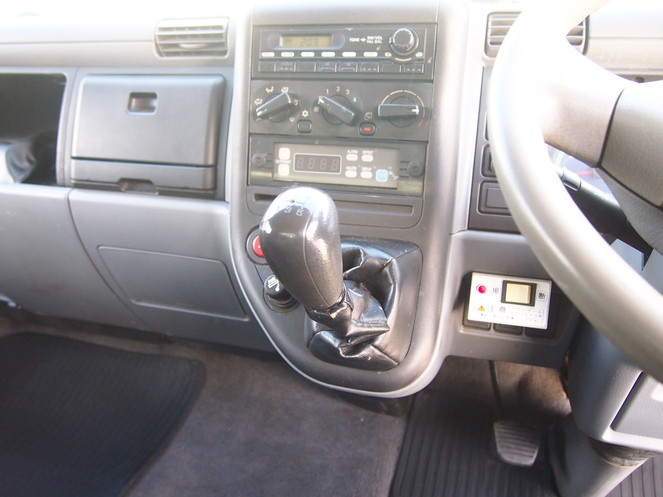 三菱ふそう キャンター 冷凍バン 小型 PA-FE82DEV 年式 H16[写真08]