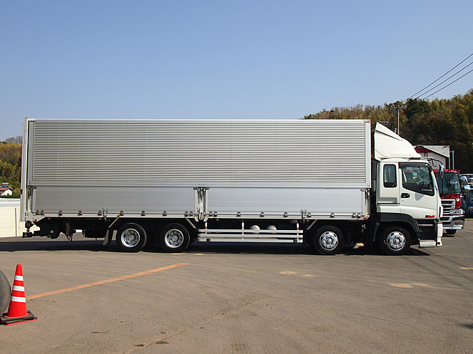 いすゞ ギガ ウイング車 大型 PJ-CYJ77W6A 年式 H18[写真06]