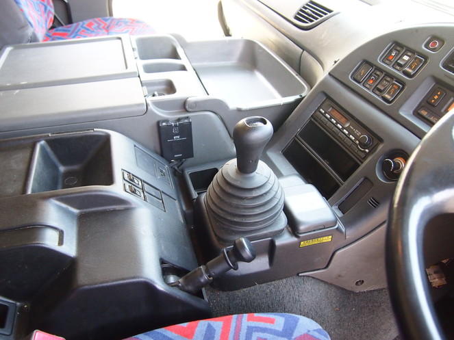 いすゞ ギガ ウイング車 大型 PJ-CYJ77W6A 年式 H18[写真16]