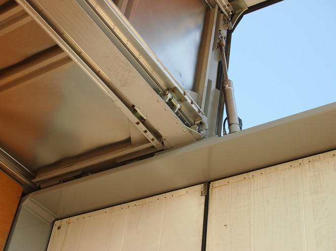 UDトラックス クオン ウイング車 大型 ADG-CD4YA 年式 H19[写真14]