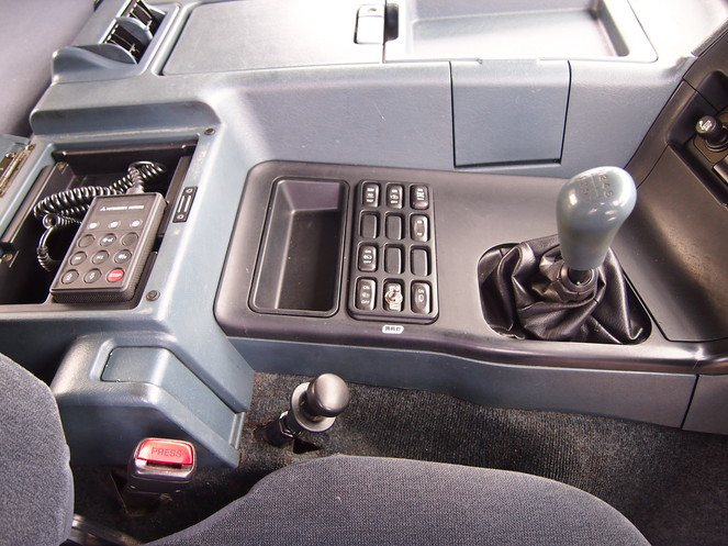 三菱ふそう スーパーグレート 平ボディ 大型 KL-FS54JVZ 年式 H15[写真09]