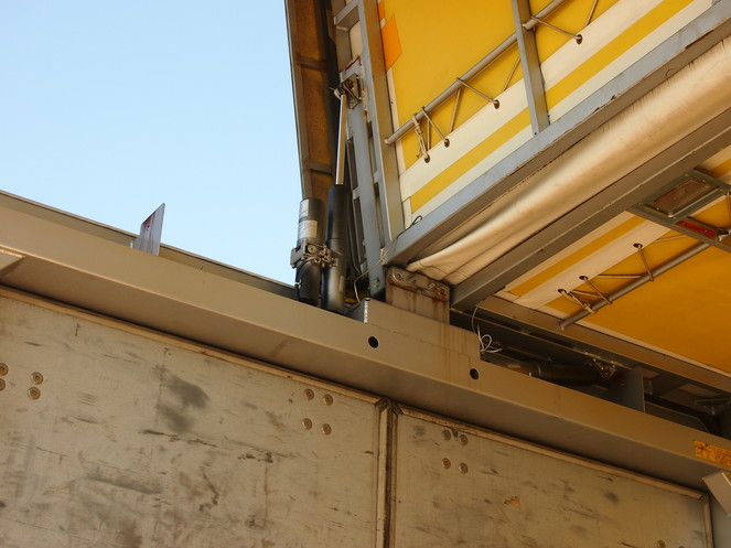 いすゞ フォワード ウイング車 中型 KK-FRR35L4 年式 H13[写真11]