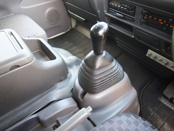 いすゞ エルフ ウイング車 小型 PA-NPR81N 年式 H16[写真14]