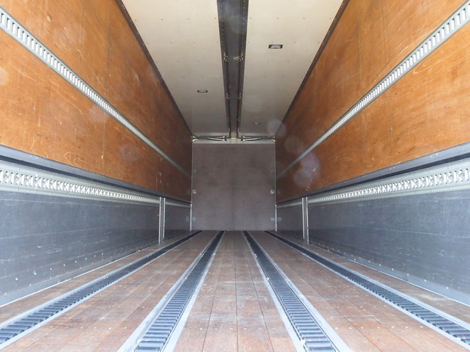 いすゞ ギガ ウイング車 大型 PJ-CYJ51W6 年式 H18[写真11]