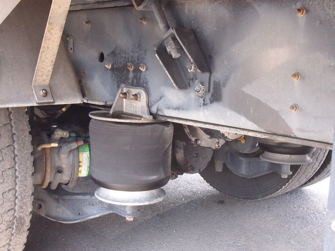 いすゞ ギガ ウイング車 大型 PJ-CYJ51W6 年式 H18[写真27]