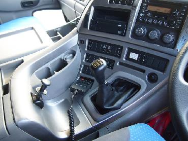 UDトラックス クオン ウイング車 大型 ADG-CD4YA 年式 H19 [写真16]