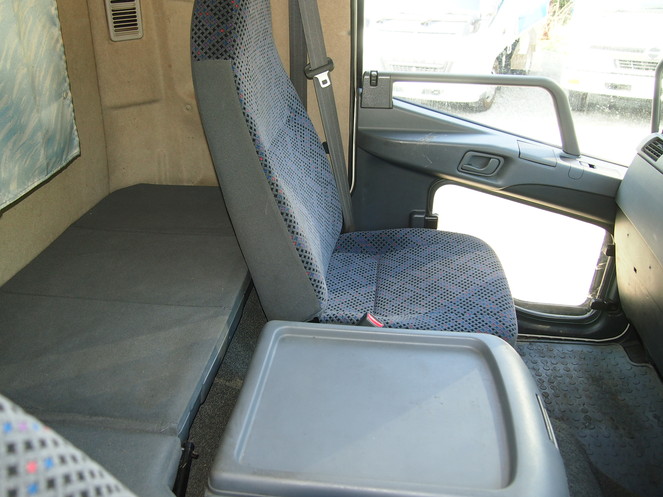 三菱ふそう ファイター 冷凍バン 中型 PA-FK61F 年式 H18[写真12]