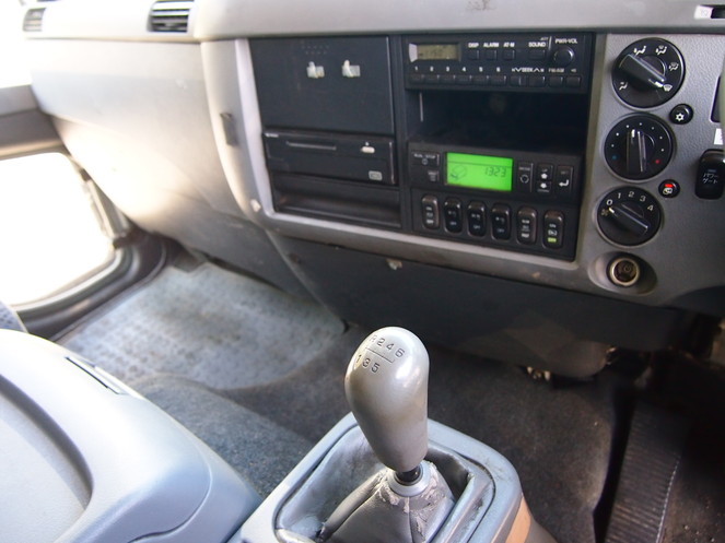 三菱ふそう ファイター 冷凍バン 中型 PA-FK61F 年式 H18[写真13]