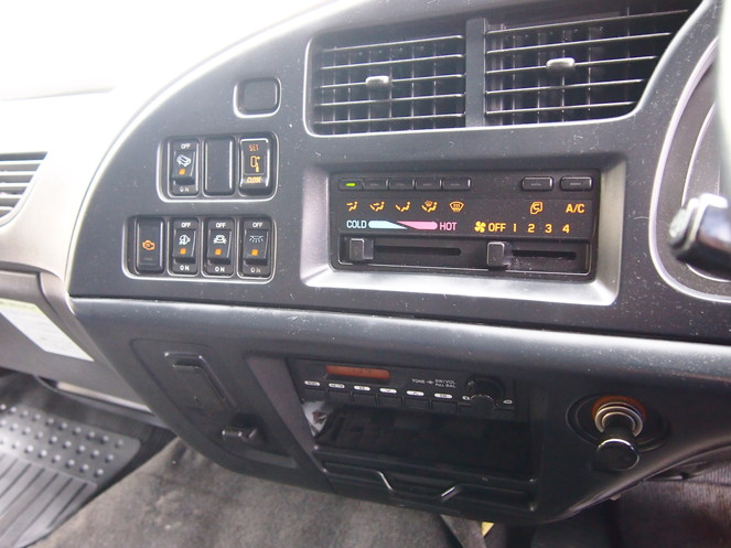 いすゞ フォワード ウイング車 中型 PA-FRD34L4 年式 H19[写真09]