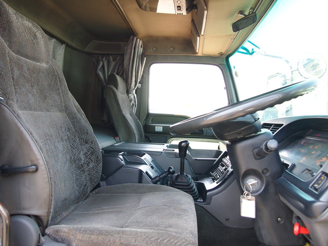 いすゞ  ユニック 大型 KL-CYJ51W3 年式 H13[写真15]