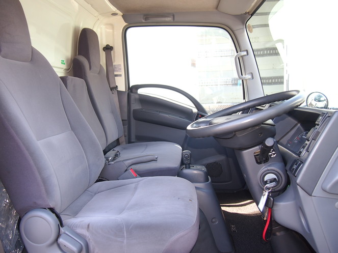 いすゞ エルフ バン車 小型 BKG-NMR85AN 年式 H19[写真11]