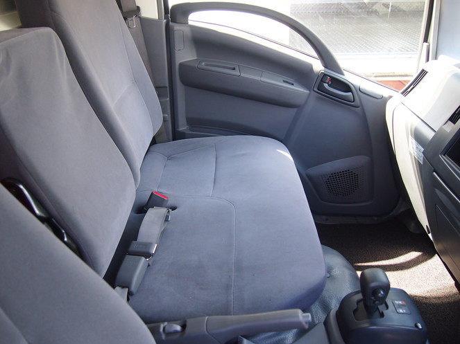 いすゞ エルフ バン車 小型 BKG-NMR85AN 年式 H19[写真13]