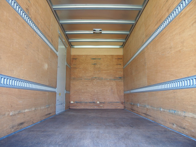 いすゞ エルフ バン車 小型 BKG-NMR85AN 年式 H19[写真18]