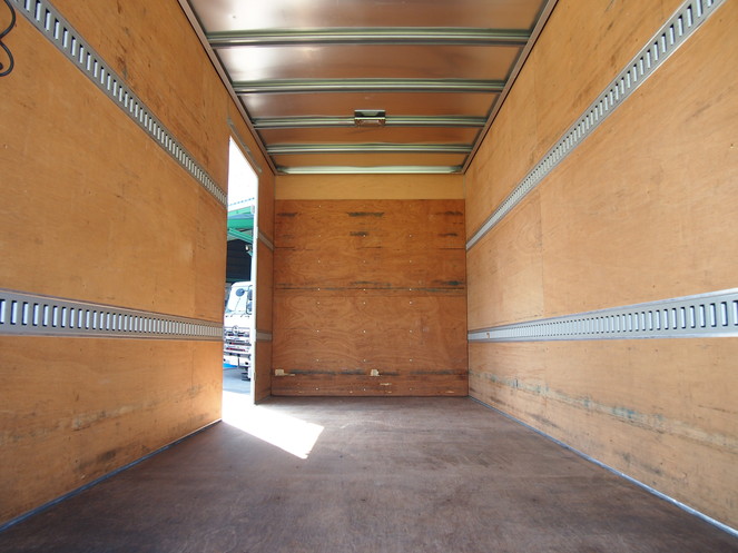 いすゞ エルフ バン車 小型 BKG-NMR85AN 年式 H19[写真17]