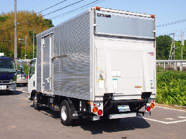 いすゞ エルフ バン車 小型 BKG-NMR85AN 年式 H19 [写真04]