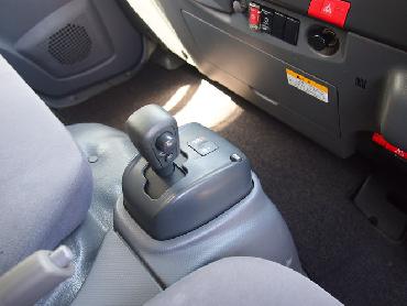 いすゞ エルフ バン車 小型 BKG-NMR85AN 年式 H19 [写真12]