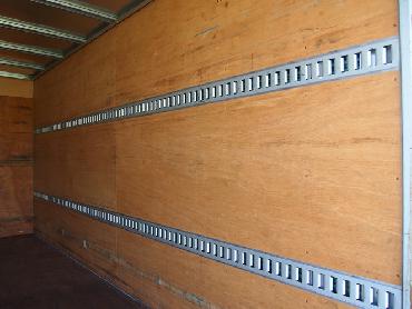 いすゞ エルフ バン車 小型 BKG-NMR85AN 年式 H19 [写真20]